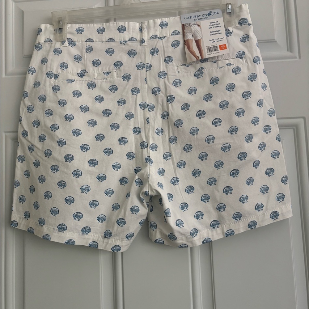❤️2/$15 or 3/$21❤️NWT Caribbean Joe White Shorts with Blue Shell Print, Size 8 - Picture 5 of 8